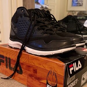Fila Men's Black and White Rim Attacker Athletic Shoes NIB